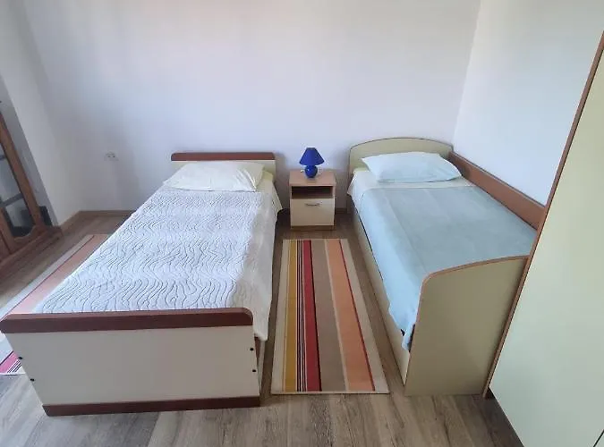 Апартаменты Mate Сукошан